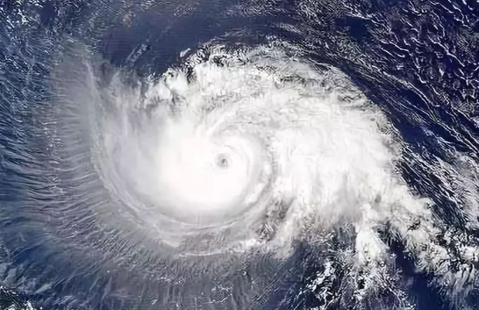 第16号台风"浪卡" 来袭！华南沿海强降雨